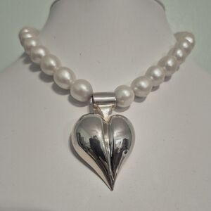Source Unknown Silver Heart Pendant with Pearl Necklace